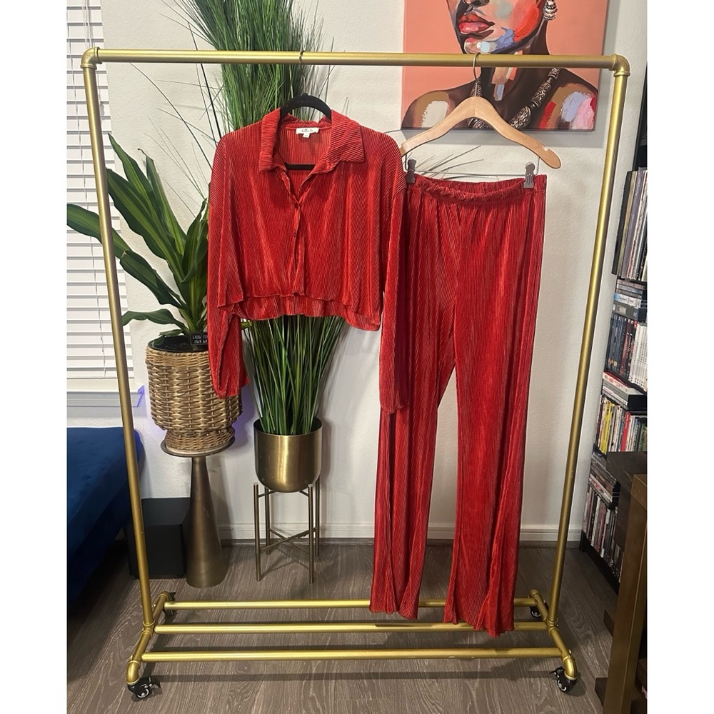 Two-piece Flowy Pant Set - Size Large